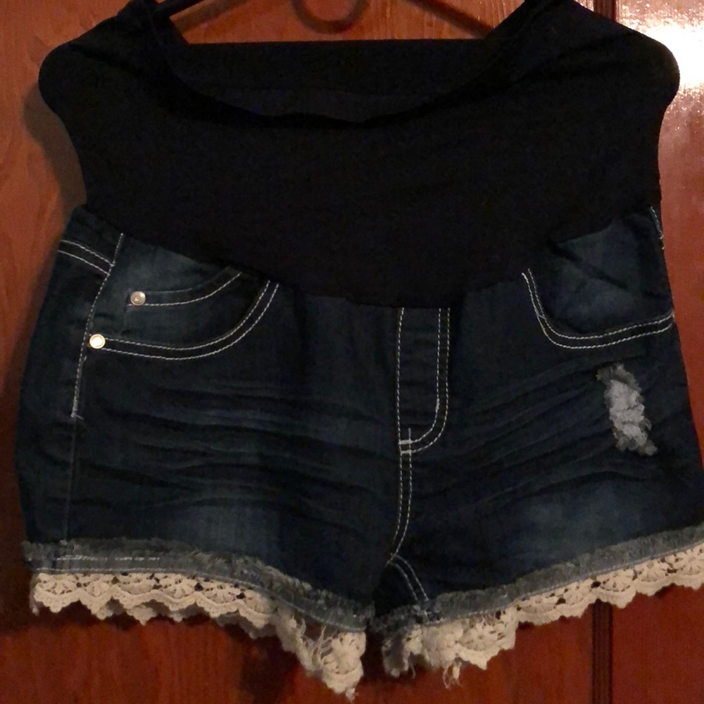 Maternal shorts